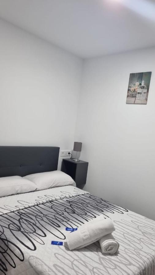 Hostal Vara Мадрид Экстерьер фото