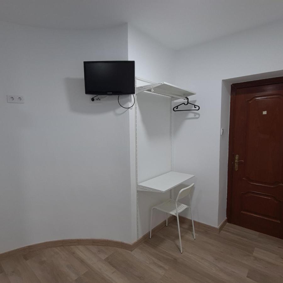 Hostal Vara Мадрид Экстерьер фото